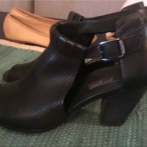 Black wedge heels Size 9 1/2